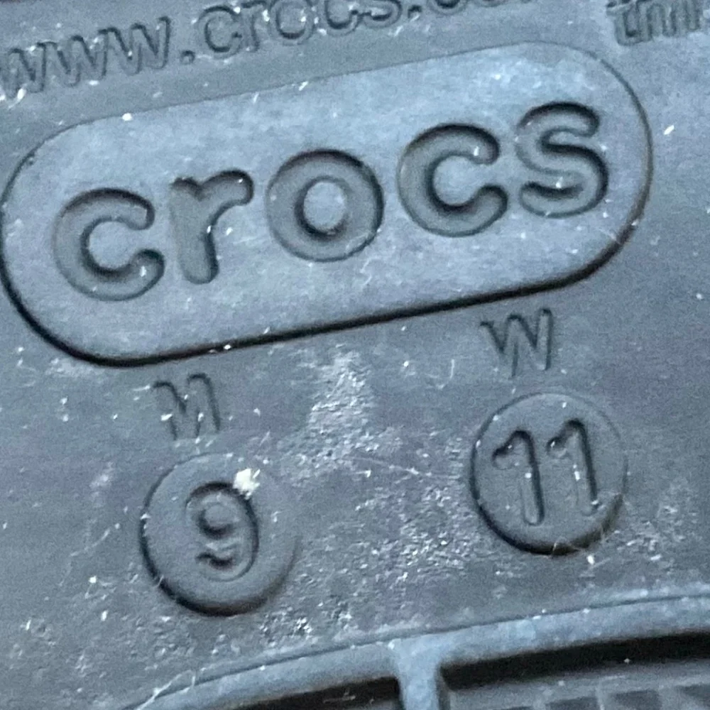 Black Crocs Mega Crush Chunky Platform Y2K Grunge Sandal Men— Sz 9 Wms Sz 11